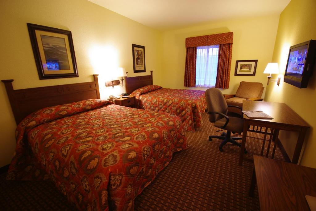 Mountain Inn & Suites Airport - Hendersonville Room photo